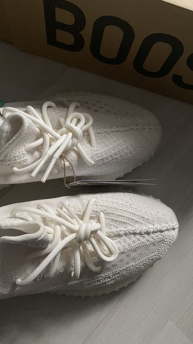 Yeezy 350 v2 Bone ORIGINALI