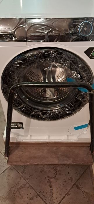 Продавам MIELE работеща перал я! 90лв