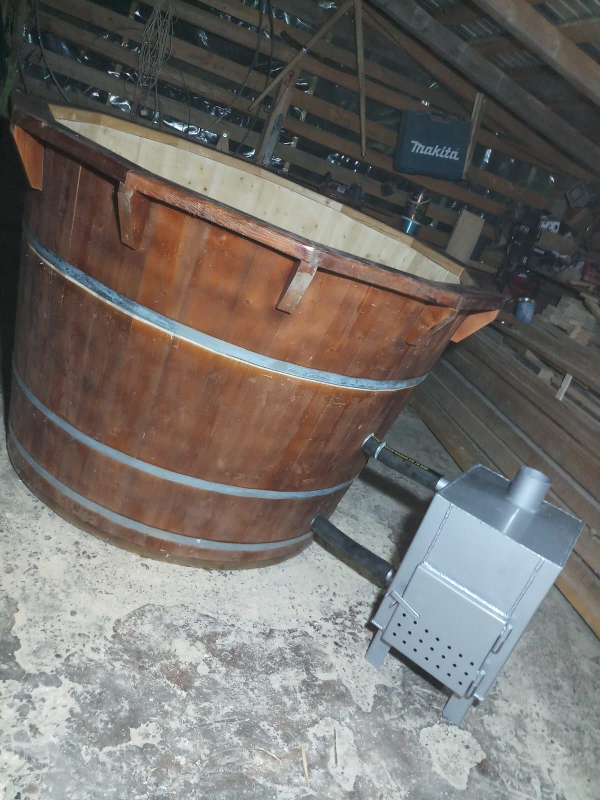 Ciubar din lemn pentru baie