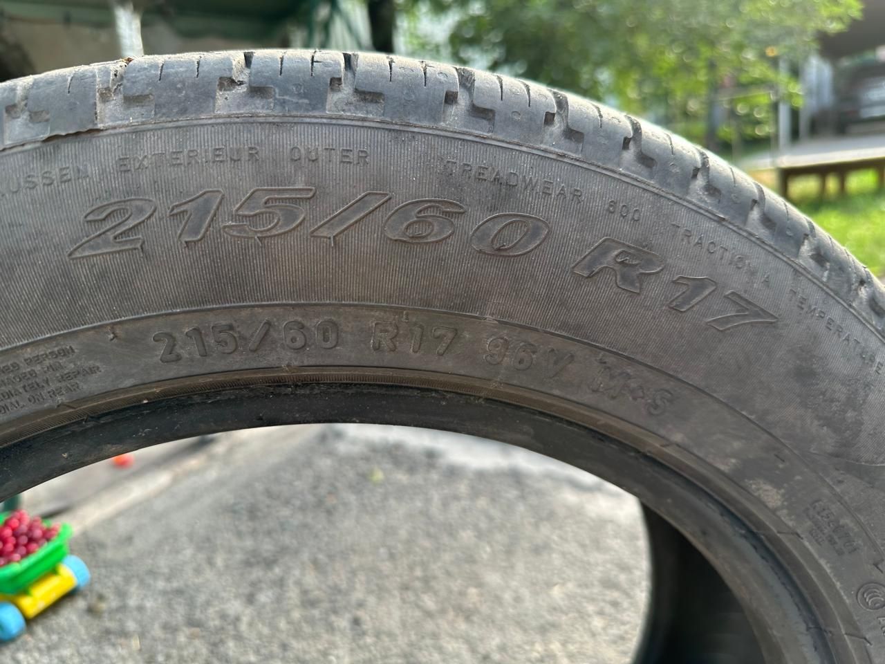 Продам комплект шин