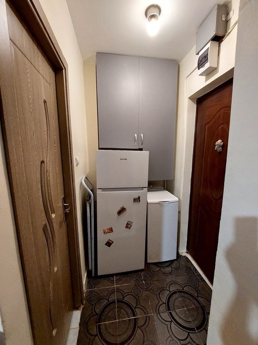 PROPRIETAR  închiriez garsoniera confort 1 cu balcon