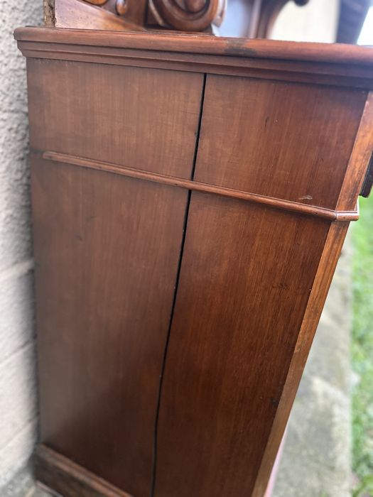 Антикварен бюфет/сервант от орех.