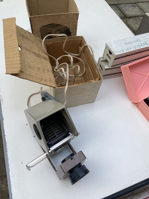 Proiector de diapozitive