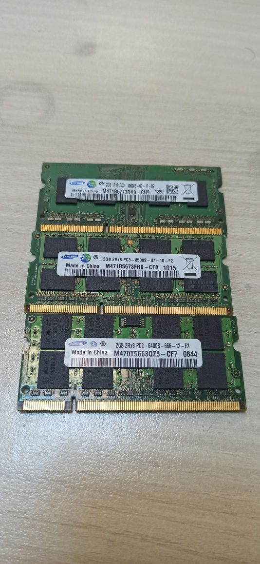 2бр по 2GB RAM памет Samsung DDR3 25лв за 2те