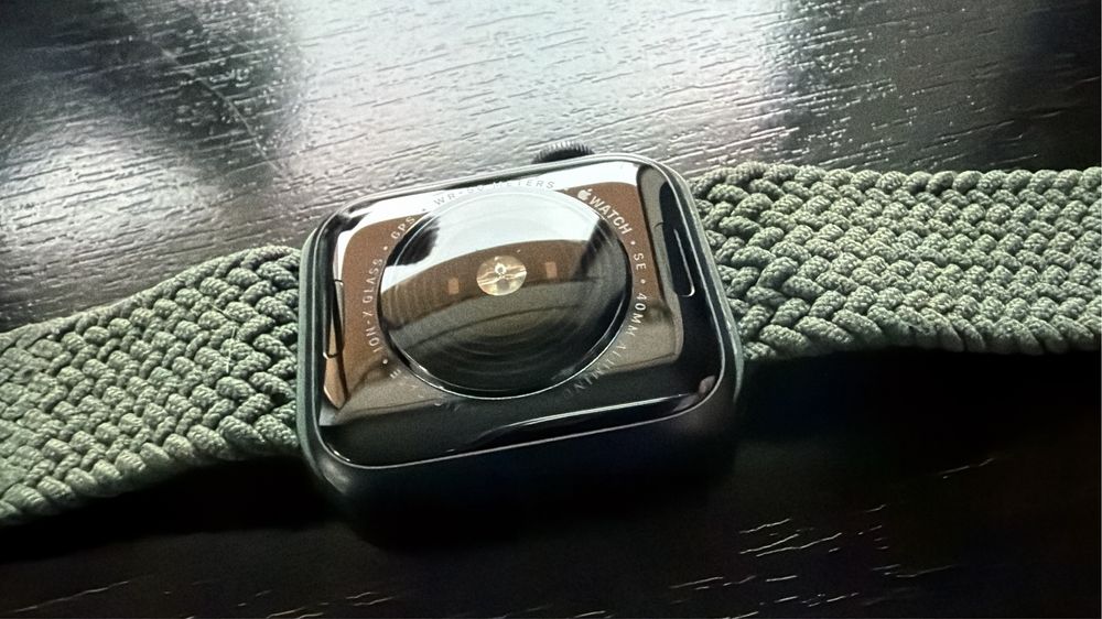 Apple watch se,baterie 87%