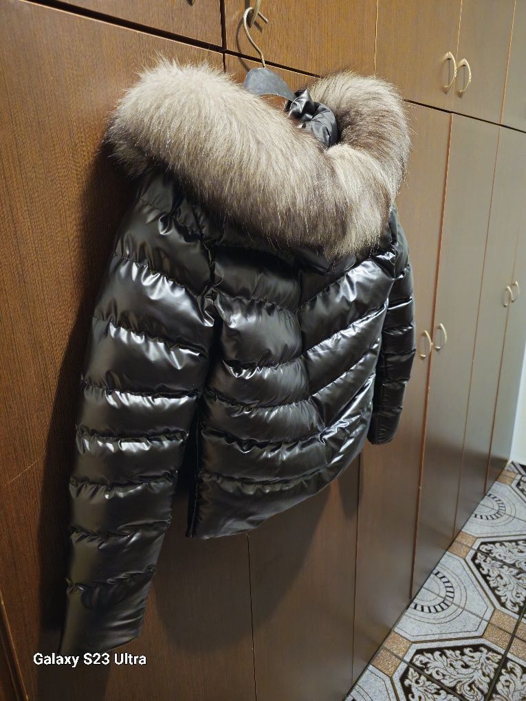 Дамско късо зимно яке