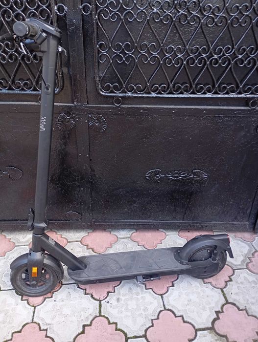 Vând trotineta electrica