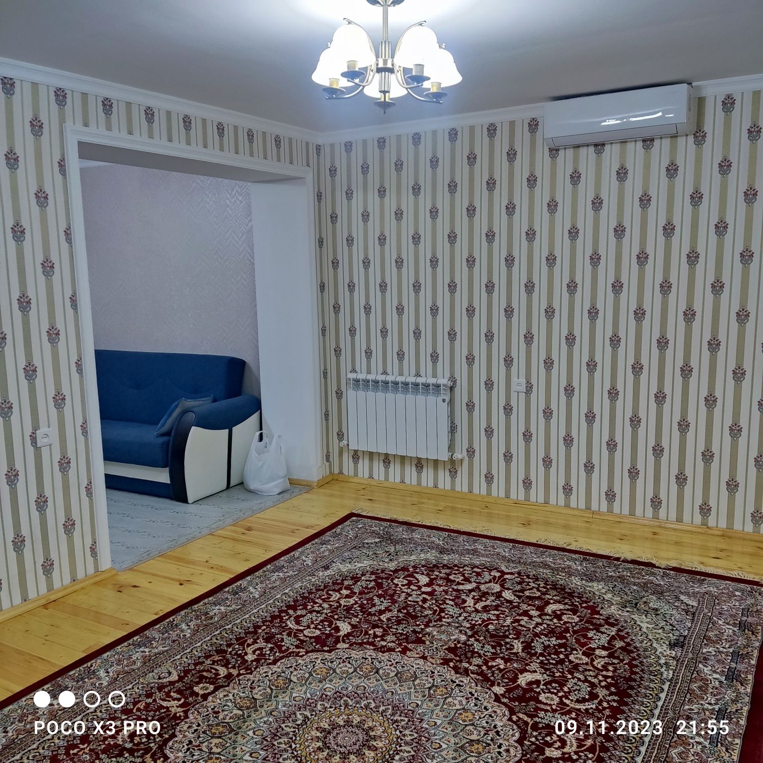 Продаётся двухкомнатная квартира алайкий рыок 2/4/4  17-я школа своя