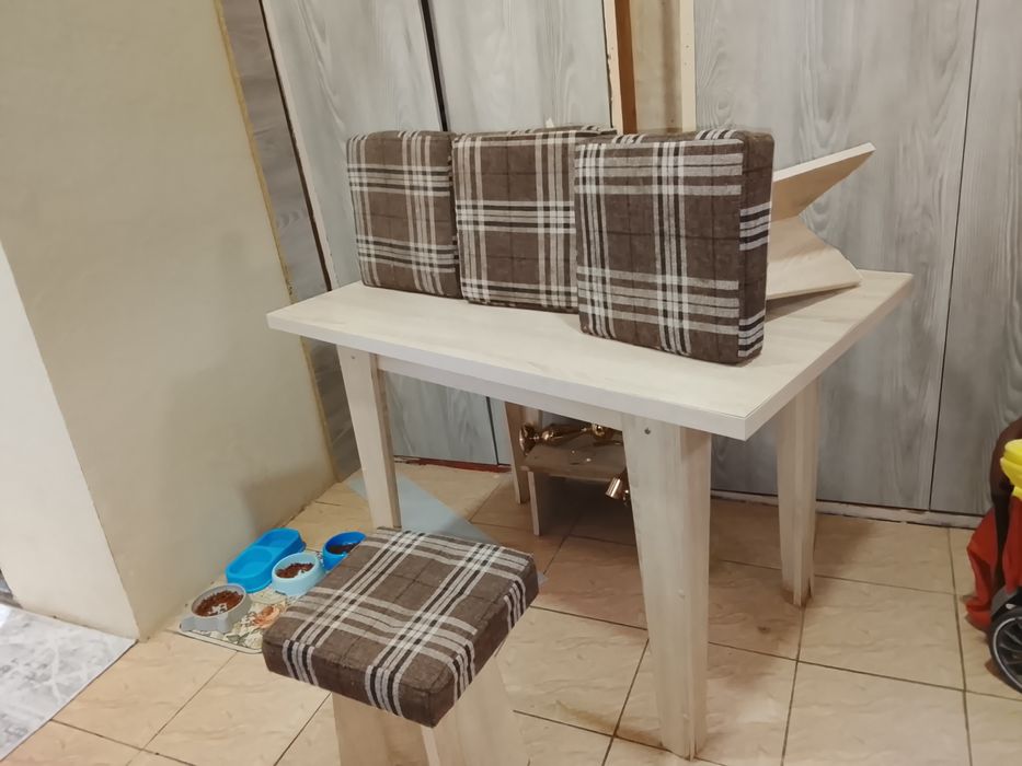 Стол пуфикларибилан