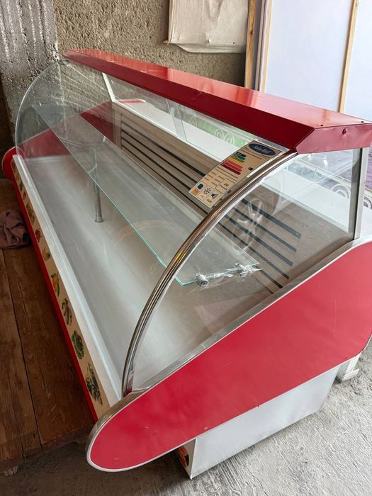 Витринный Холодильник