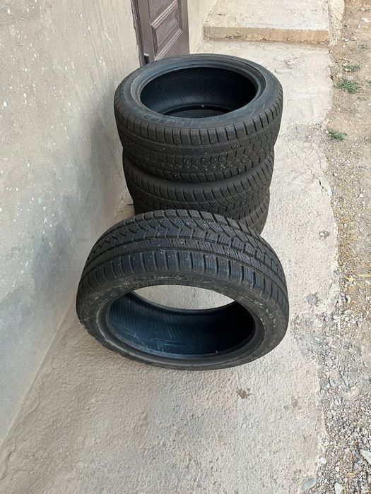 Зимние шины 205/45/R16 в хорошем состоянии