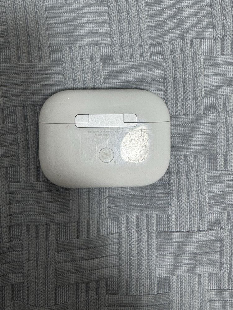 Apple AirPods Pro 2 кейс