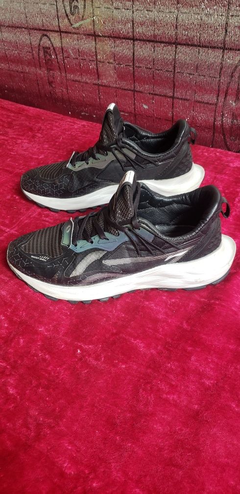 Asics оригинальные  кроссовки.