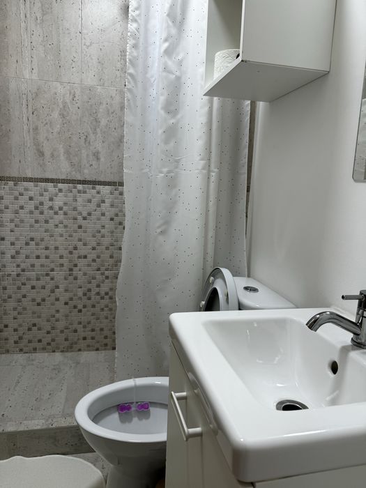 Inchiriez apartament 3 canere nou rwnocat la prima inchiriere