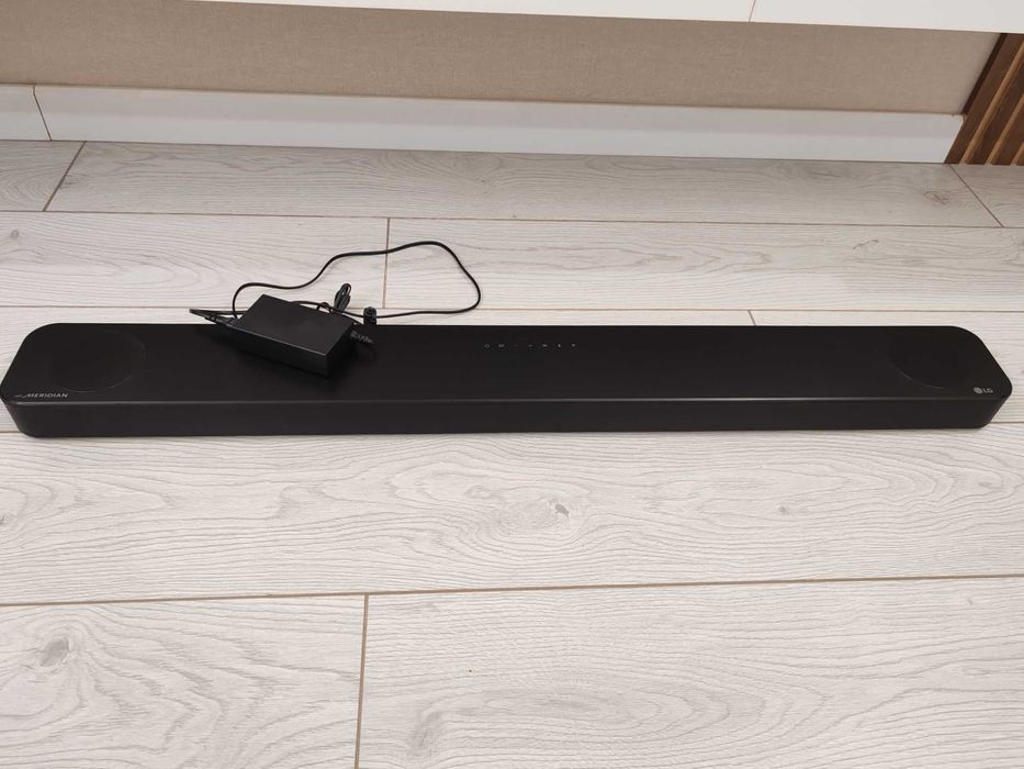 LG soundbar SP8YA Meridian c беспроводным сабвуфером