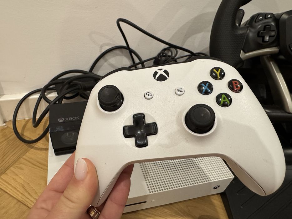 Xbox S one 1Tb+ kinect + volan