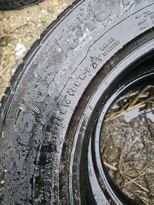 Cauciucuri iarna m+s 215 65 R16  2bucati