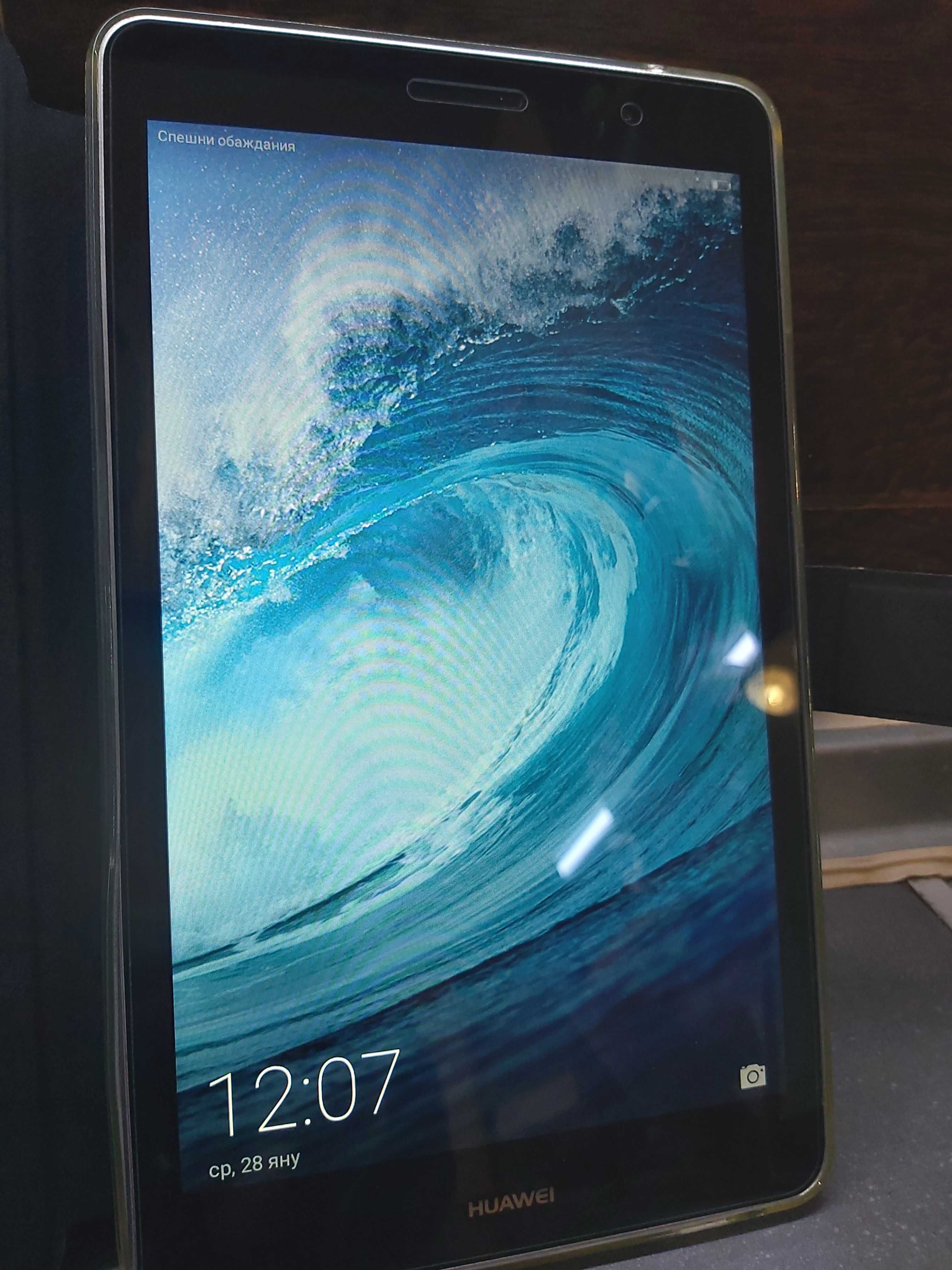 2бр. Huawei MediaPad T3 8" 16GB+64GB SD, 2GB RAM + калъфи - 140лв