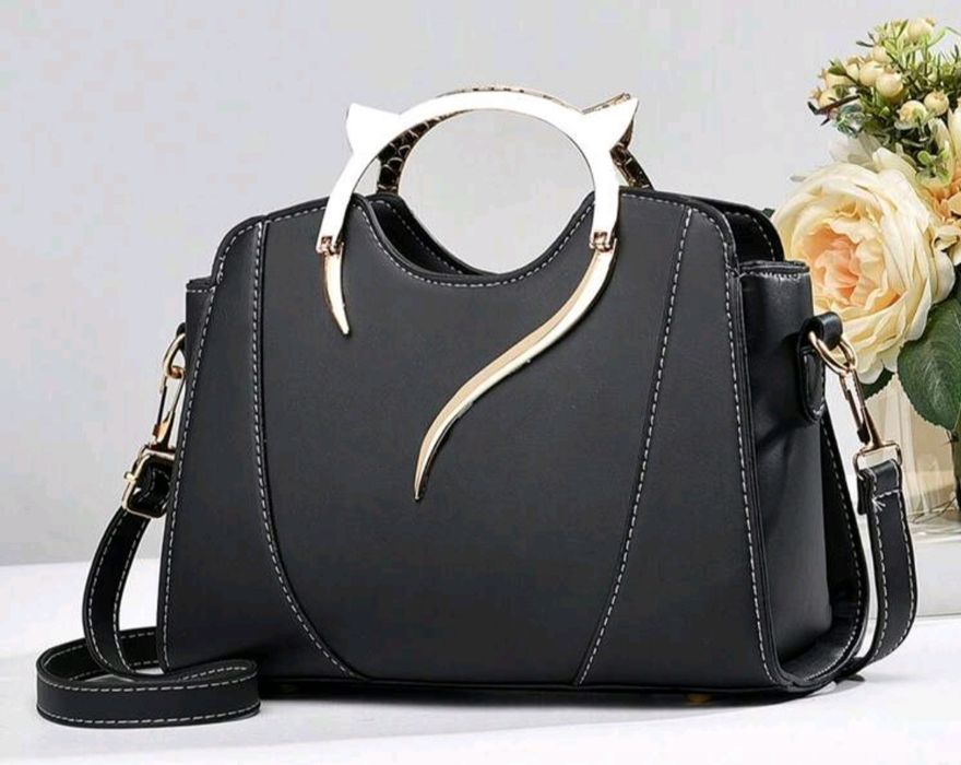 Дамска чанта с две дръжки