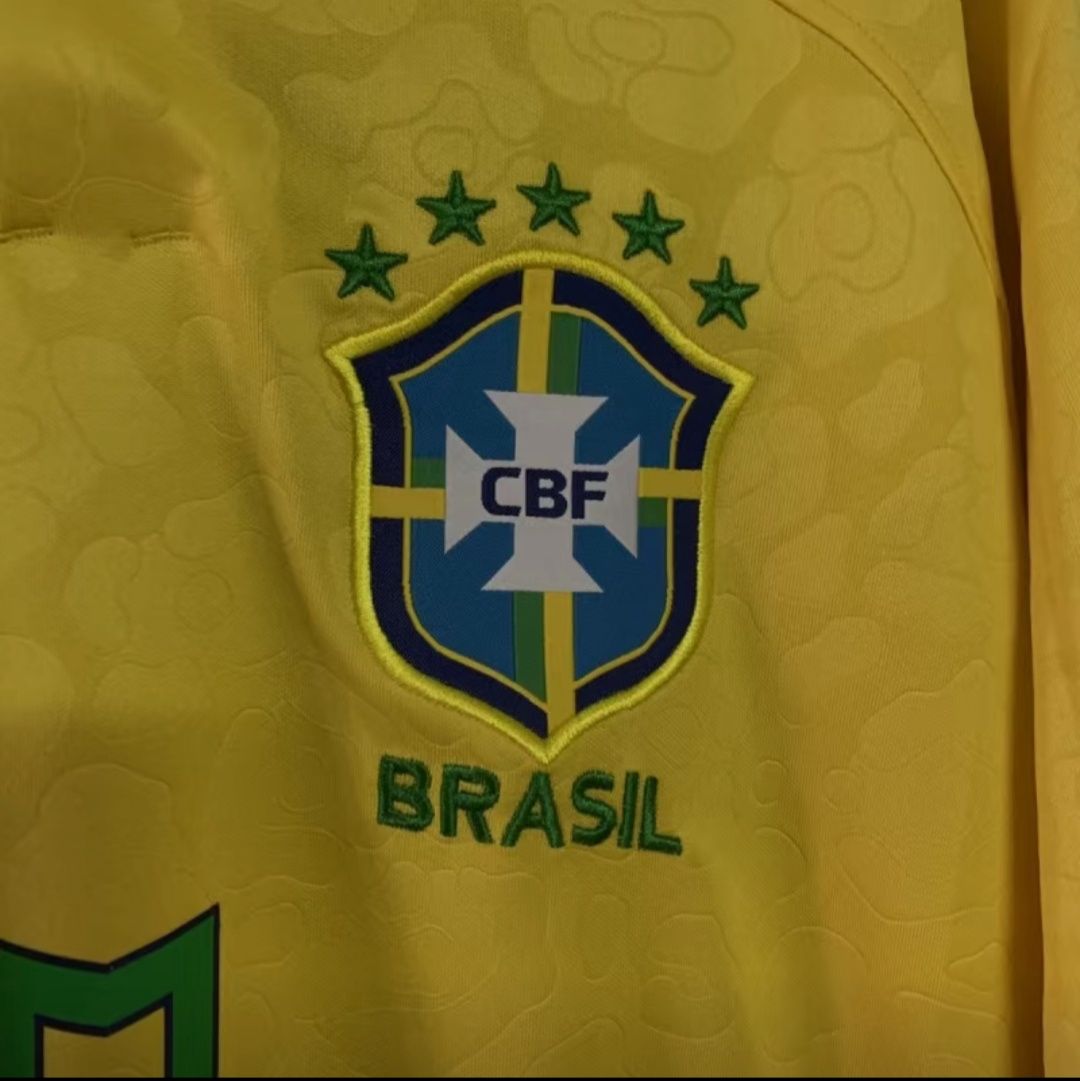 Джерси Бразилии по футболу. Неймар