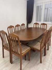 Продается раздвижной стол производства Малайзия с 10 стульями
