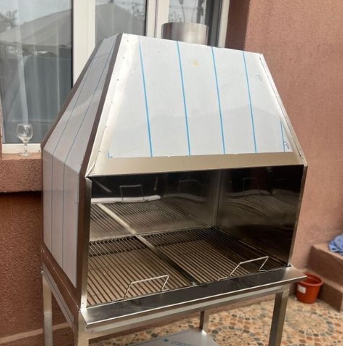Grătar din inox.