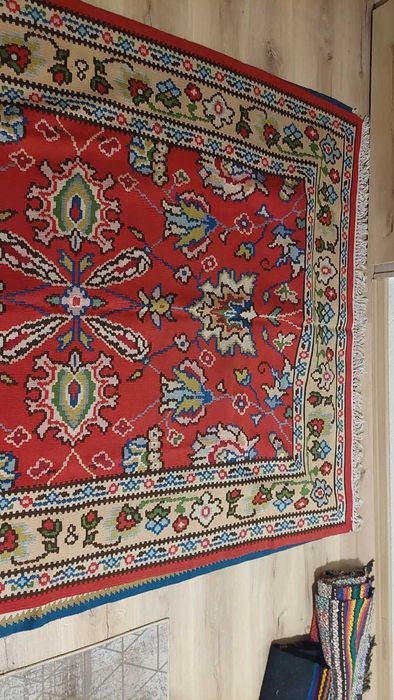 Чипровски килим. Размери 200см на 150 см