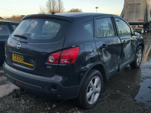 Dezmembrez Nissan Qashqai 1.5dCI an 2010