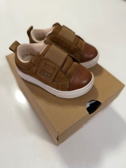 Бебешки обувки UGG