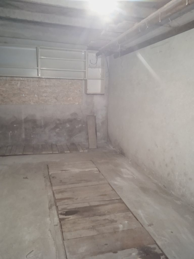 Дава се под наем Гараж / Паркомясто в Русе, Здравец Изток - 20 кв.м за 61.2 € - Снимка #1
