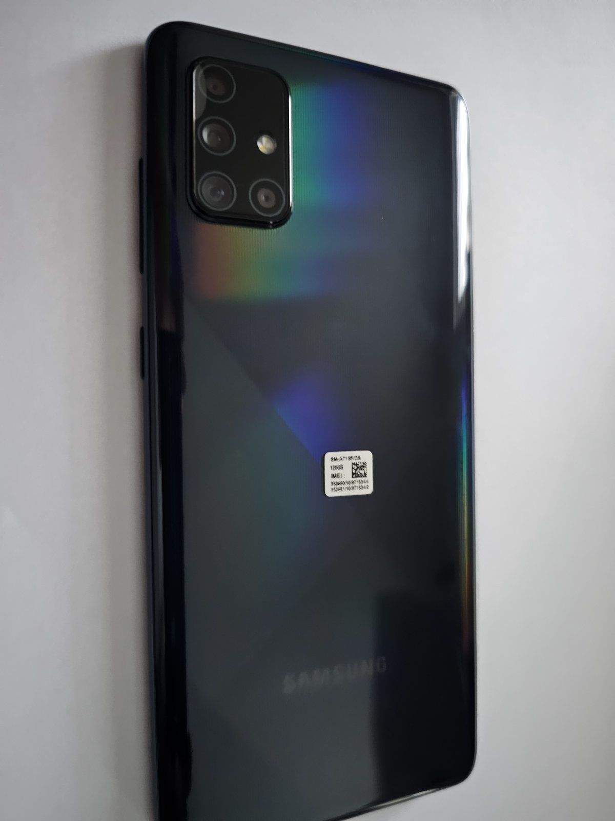 Продавам SAMSUNG A71