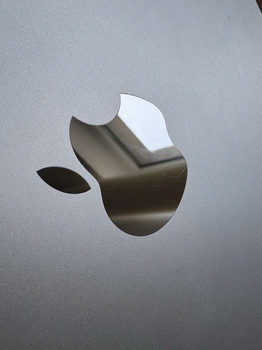 MacBook Air 15-inch/ Apple M4 / 24 GB RAM/ 512 GB / Foarte bun
