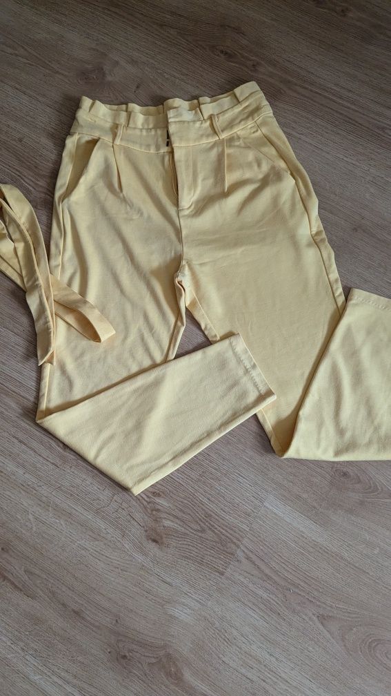 Спортен панталон Vero Moda