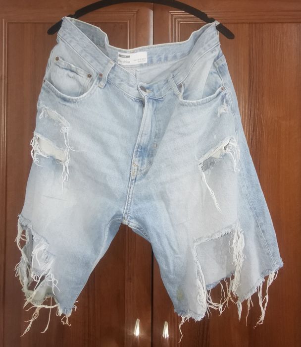 Blugi scurti Bershka Denim, marimea 46,