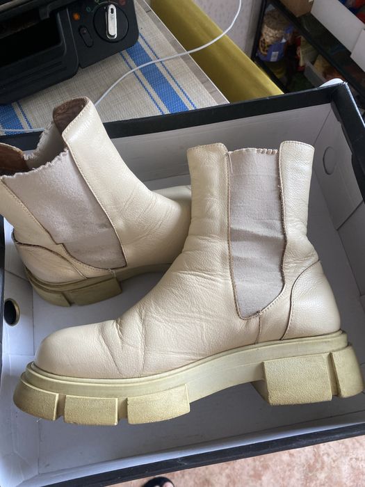 Обувь женская в отличном состояние