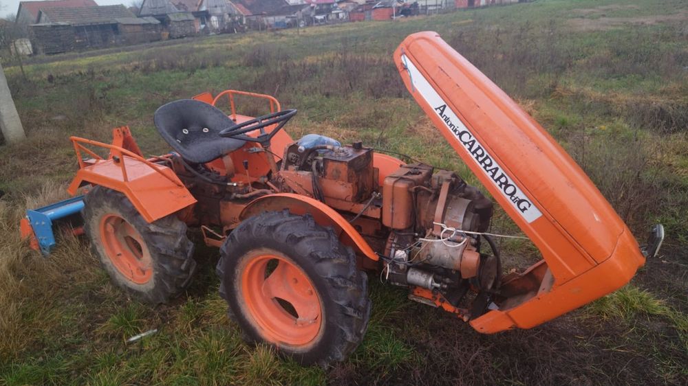 Tractoras articulat