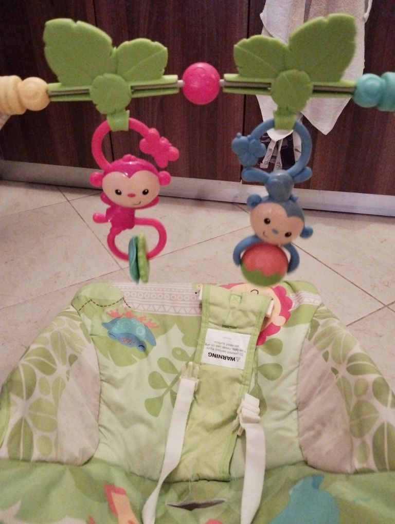 Бебешки шезлонг - столче Fisher Price - Тропическа Гора - Масаж

Удобн