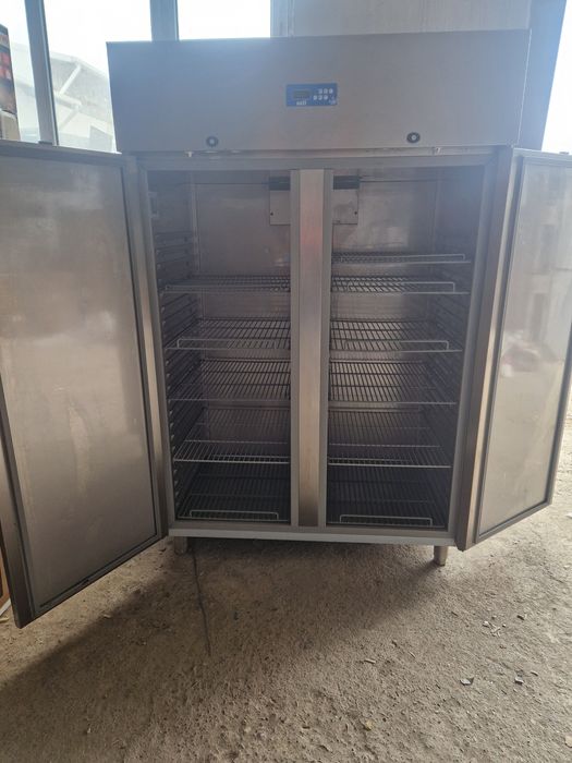 Професионален фризер 1200 литра Ozti