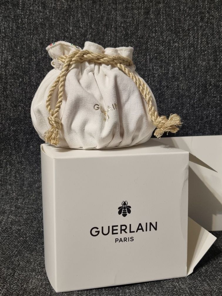 Pouch textil Guerlain