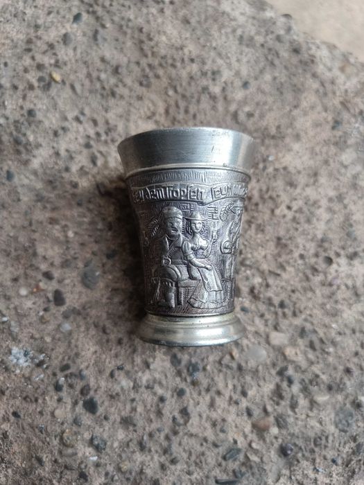 Антични метални предмети – месинг, калай, колекционерски съдове.