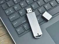 Stick USB bootabil Windows 10 Home sau Pro + licenta originala retail
