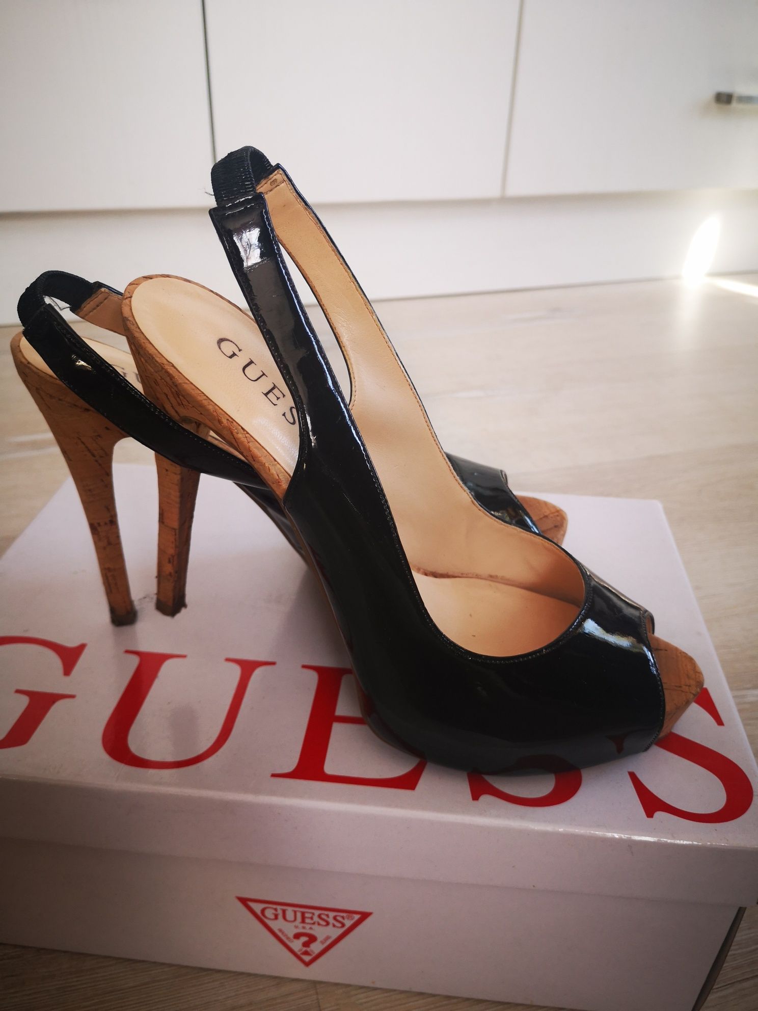 Дамски обувки Guess