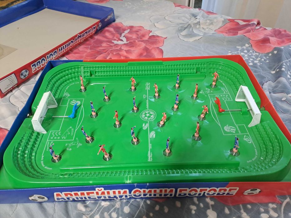 футболна игра - с играчи на пружинки