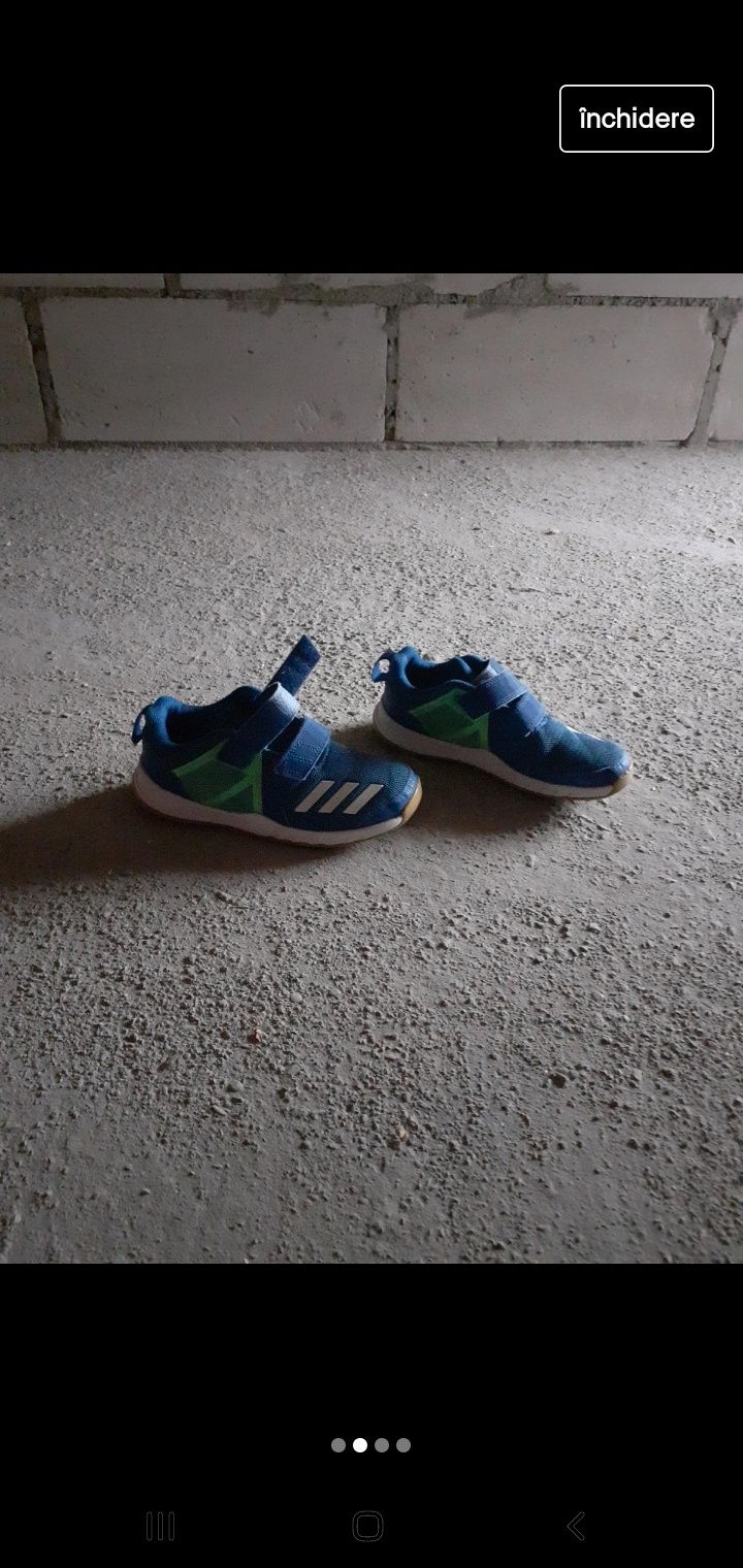 Vând adidași adidas marimea 35