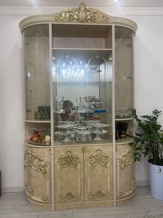 Сервант качественный