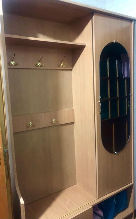 Продам прихожая