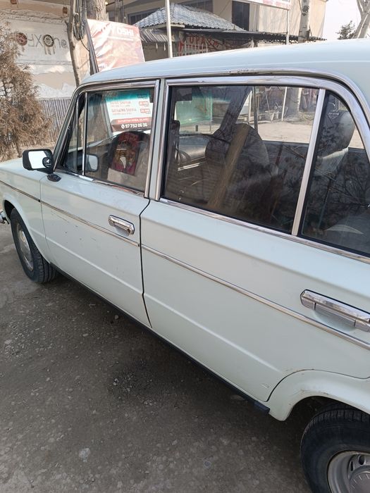 Автомобиль ваз 2103