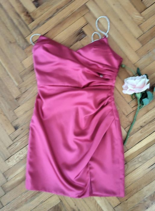 Рокля Alessa „Малина“ – размер M, чисто нова (без етикет)