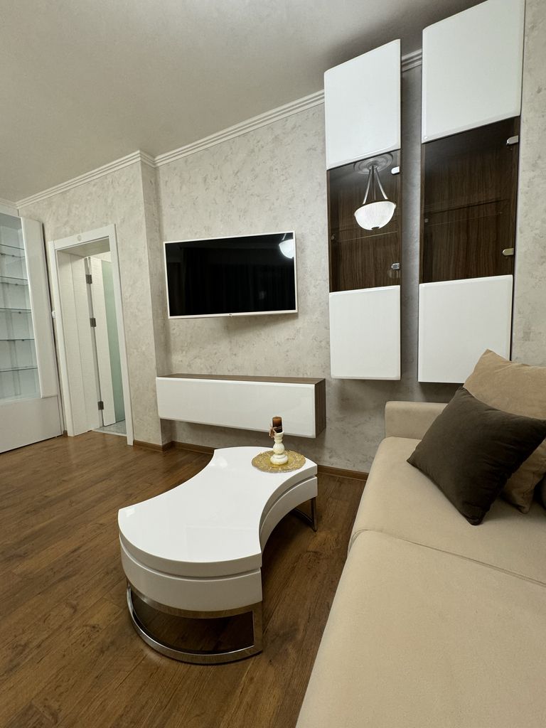 Дава се под наем Тристаен апартамент в Варна, Виница - 125 кв.м за 765 € - Снимка #5