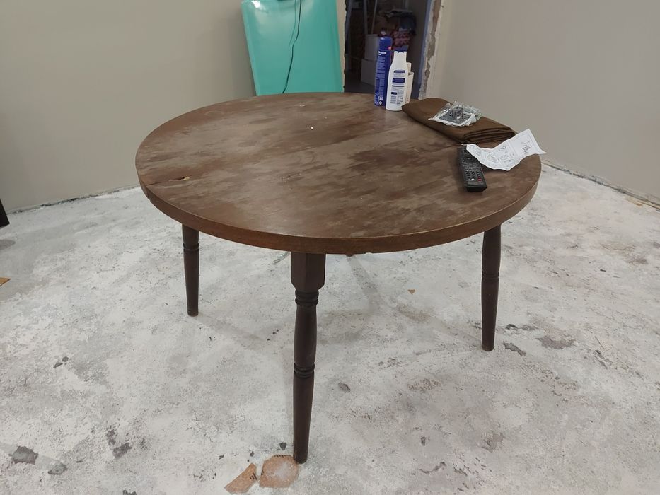 Трапезна маса и холна